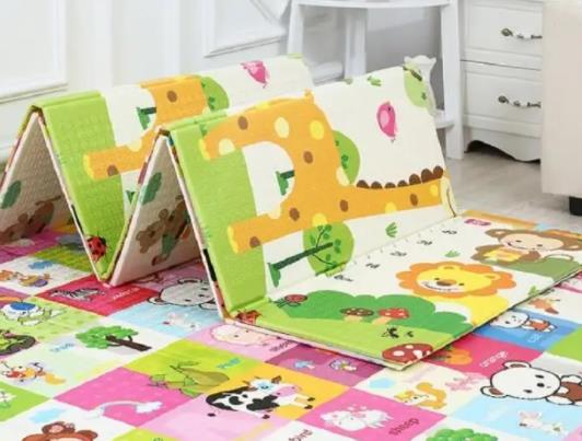 爬行墊要買多大的合適?爬行墊大的好還是小的好