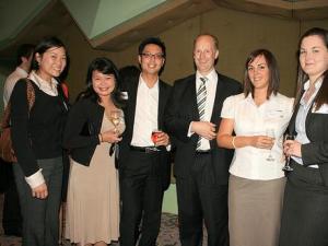 男士出席晚宴如何著裝?出席晚宴男士服裝搭配