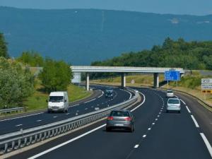 ?2015年節假日全國高速公路免費時間一覽表