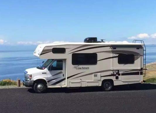 房車能載多少人上高速?房車可以停在小區住人嗎