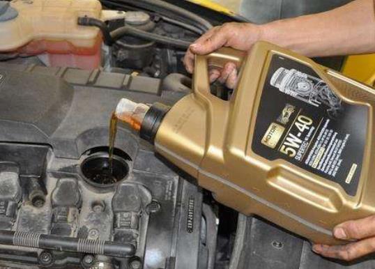 機油沉淀物需要清理嗎?發(fā)動機油泥多有什么影響