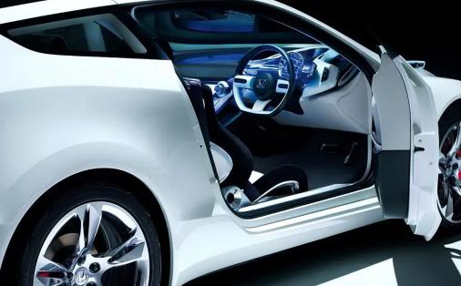 新車車門為什么用力才能關上 新車門縫大有必要調嗎