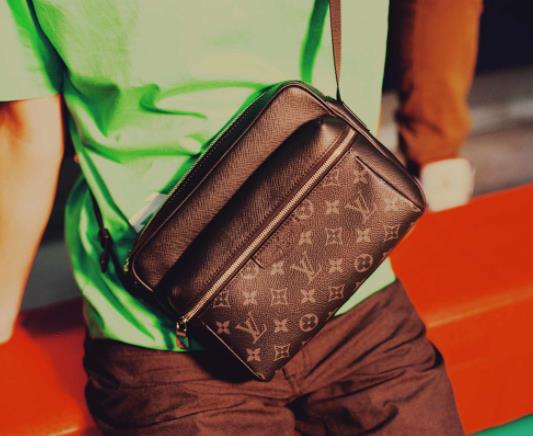 官網為什么買不到Lv包?lv達芙妮小號有鏈條嗎