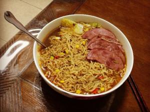 泡面配火腿是“最佳搭檔”還是“最咸搭檔”？