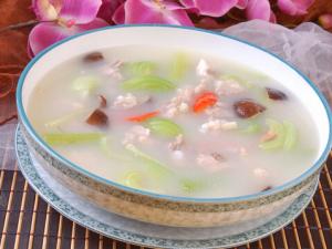 湯里的營養不足一成？喝肉湯不易過量