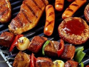 青菜水果不宜烤-夏季吃燒烤需要注意什么？