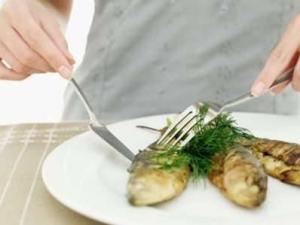 空腹吃魚好嗎？四種錯誤的吃魚方法會致命