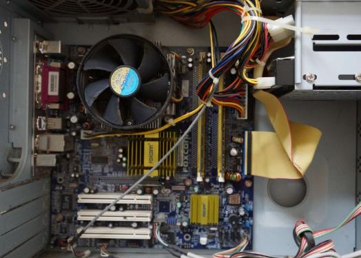 win10不小心禁用了顯卡黑屏好恢復嗎?主機顯卡是什么樣子的圖片