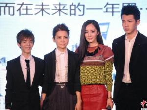 郭敬明身高成笑點 《小時代》開機發布會合影