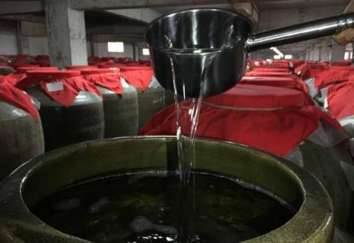 送禮選什么酒好?禧大福堪當(dāng)國民醬酒名片