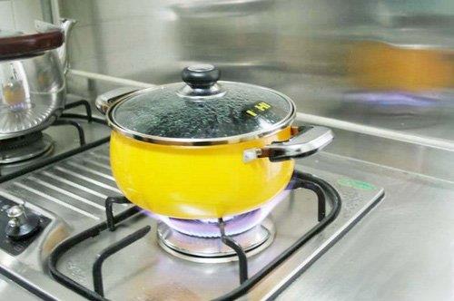 水能反復燒開嗎？開水燒久了能喝嗎