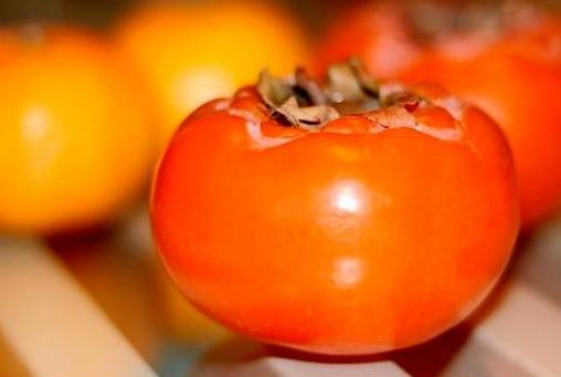 柿子不能與什么食物同時吃？柿子的食用禁忌
