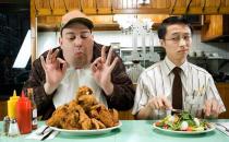 晚餐吃太飽會誘發哪些疾病？晚餐吃太飽的危害