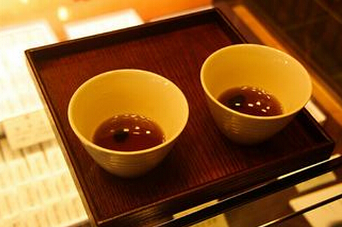 女人喝什么茶養(yǎng)生？黑豆茶是首選