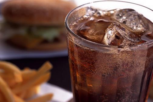 常喝碳酸飲料有什么壞處？喝碳酸飲料的危害