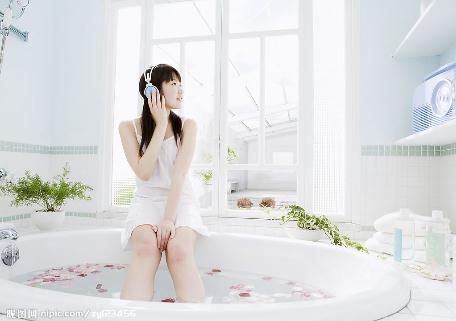 浴室清潔步驟-衛(wèi)生間浴室清潔小竅門