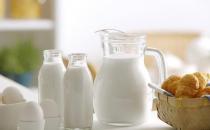牛奶危害大？牛奶喝多易致病？