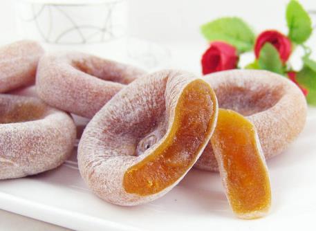 柿餅不能和什么一起吃？什么人不能吃柿子餅