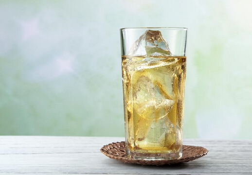 檸檬水的功效與禁忌-喝檸檬水的注意事項(xiàng)