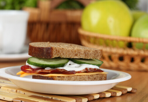 各種西式快餐當早餐-早餐的幾種經典搭配最傷身