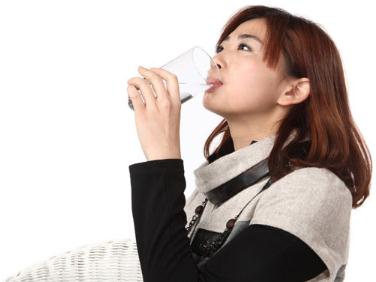 飲水機里的熱水是否燒開?經常喝飲水機里的熱水對身體有害嗎