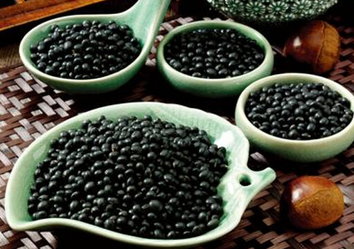 醋泡葡萄干有什么功效？這樣吃醋可抗病活血