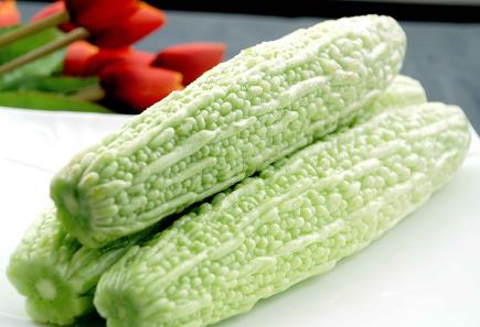 吃苦瓜好嗎？苦瓜的營養(yǎng)價值-苦瓜的功效與作用