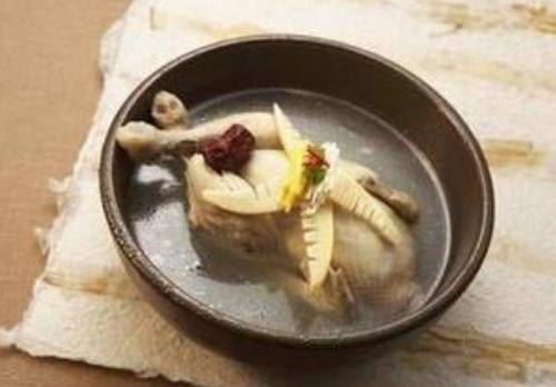 經(jīng)期吃紅豆百合粥美容功效更強大