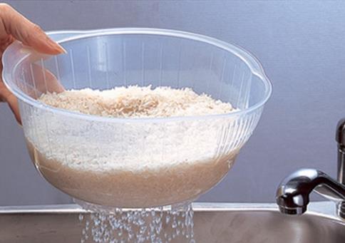 如何淘米煮飯更營(yíng)養(yǎng)？糾正淘米煮飯常見(jiàn)的誤區(qū)