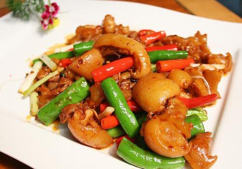 炒菜時用什么油好？用什么油炒菜好吃