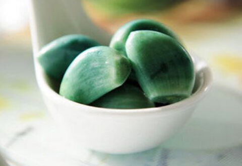 臘八蒜為什么會變綠？臘八蒜的腌制方法