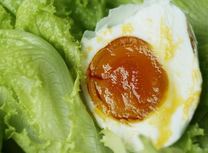 怎樣腌咸鴨蛋蛋黃出油多？咸鴨蛋的腌制方法