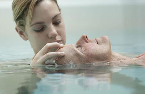 按摩哪些穴位可以抗衰老？抗衰老最有效的方法