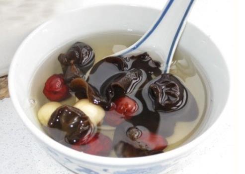 臉上的雀斑怎么去掉？吃什么能去除雀斑