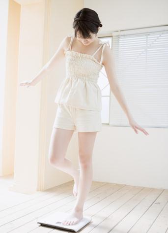 吃貨們?cè)趺礈p肥？健康的減肥方法是合理飲食搭配+適量運(yùn)動(dòng)+良好生活起居