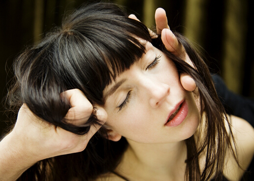 頭發分叉是什么原因？頭發分叉護理小竅門