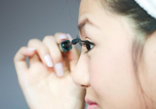 睫毛膏干了怎么辦?怎樣防止睫毛膏變干?