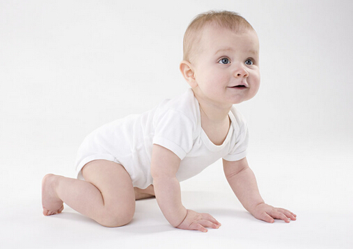 如何預防寶寶臉皸裂-寶寶臉上長癬怎么辦？