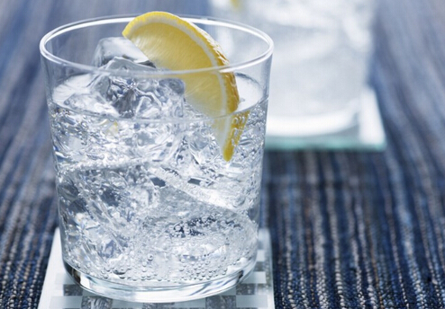 寶寶能喝碳酸飲料嗎？寶寶喝碳酸飲料的危害有哪些？