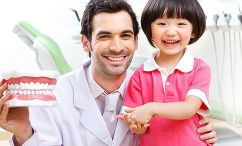 導致嬰幼兒牙齒發黃發黑的食物有哪些?牙齒黃怎么辦