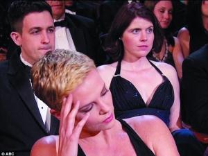 奧斯卡惡俗開場曲咪咪歌，奧斯卡主持人大唱咪咪歌黑遍拍過裸戲好萊塢女明星