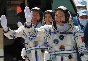 神九航天員是誰？神九發(fā)射和返回時間