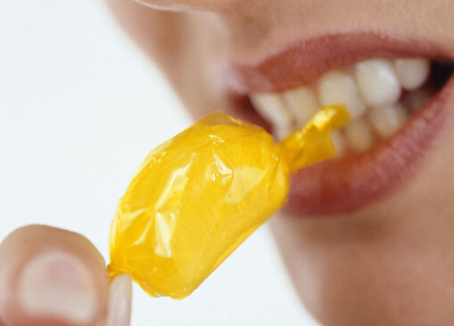 舌頭上有齒痕怎么回事？舌頭上有齒痕怎么辦？