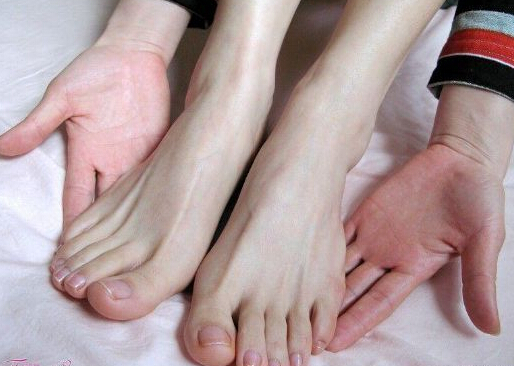 腳扭傷腫了怎么辦?腳扭傷腫了用什么藥