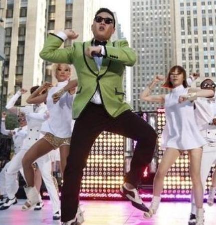 少女時代允兒鳥叔忘年戀婚外情,揭兩人相戀細節