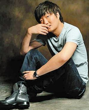 董潔潘粵明婚變或移情別戀，董潔被指多次與王大治親密同行