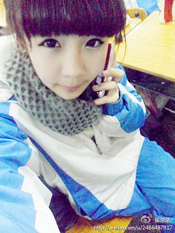 網(wǎng)絡(luò)紅人張依依資料，網(wǎng)絡(luò)紅人張依依素顏，張依依扒皮圖片