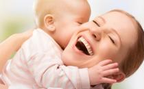 產后喂乳胸部會下垂？如何防止胸部下垂？