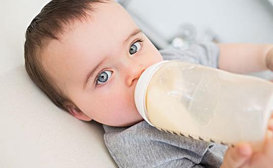 如何給寶寶添加輔食？添加輔食要注意什么？