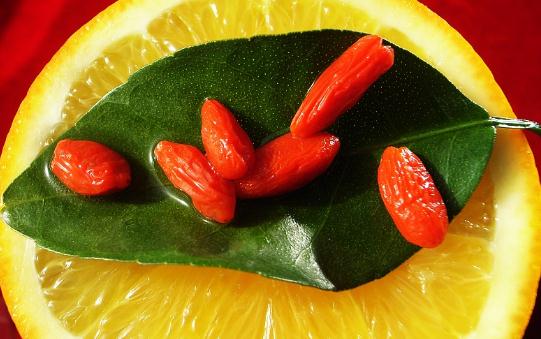 枸杞怎么吃更營養(yǎng)?做粥的時候放一把